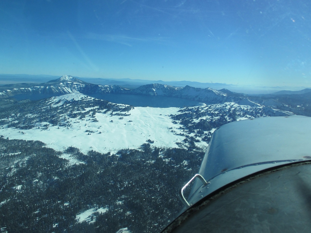 A flight past Crater Lake, Oregon. Video and pictures. | Pilots of America